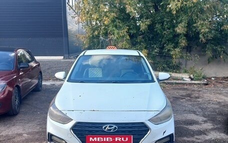 Hyundai Solaris II рестайлинг, 2018 год, 630 000 рублей, 1 фотография