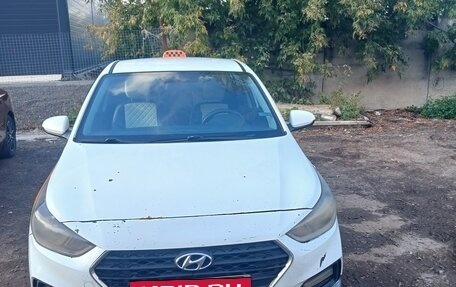 Hyundai Solaris II рестайлинг, 2018 год, 630 000 рублей, 2 фотография