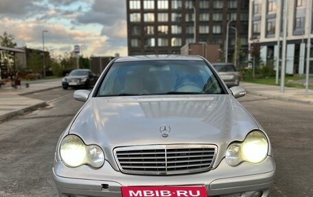 Mercedes-Benz C-Класс, 2004 год, 475 000 рублей, 2 фотография