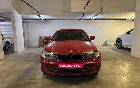 BMW 1 серия, 2011 год, 750 000 рублей, 2 фотография