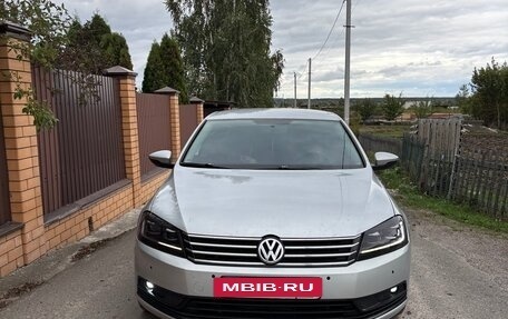 Volkswagen Passat B7, 2011 год, 860 000 рублей, 2 фотография