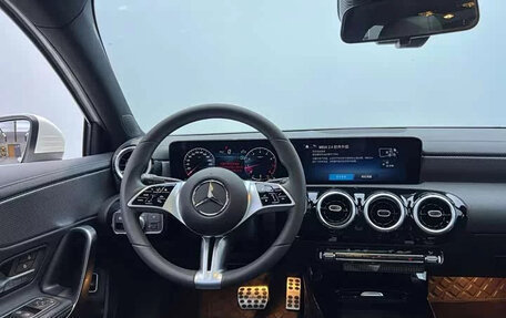 Mercedes-Benz A-Класс, 2023 год, 1 600 000 рублей, 11 фотография