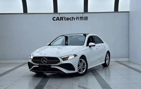 Mercedes-Benz A-Класс, 2023 год, 1 600 000 рублей, 3 фотография