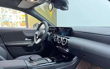 Mercedes-Benz A-Класс, 2023 год, 1 600 000 рублей, 10 фотография