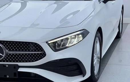 Mercedes-Benz A-Класс, 2023 год, 1 600 000 рублей, 2 фотография