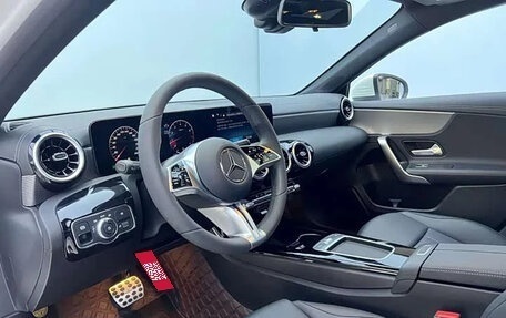 Mercedes-Benz A-Класс, 2023 год, 1 600 000 рублей, 9 фотография
