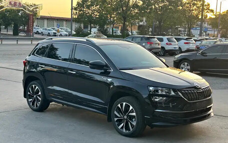 Skoda Karoq I, 2023 год, 1 750 000 рублей, 2 фотография