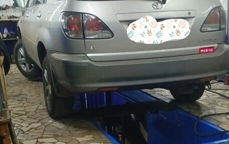 Toyota Harrier, 2001 год, 975 000 рублей, 1 фотография