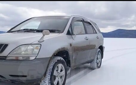 Toyota Harrier, 2001 год, 975 000 рублей, 2 фотография