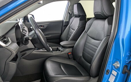 Toyota RAV4, 2019 год, 3 190 000 рублей, 19 фотография