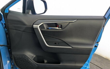 Toyota RAV4, 2019 год, 3 190 000 рублей, 22 фотография