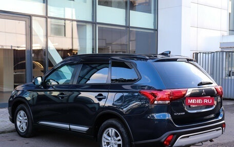 Mitsubishi Outlander III рестайлинг 3, 2022 год, 2 599 000 рублей, 6 фотография
