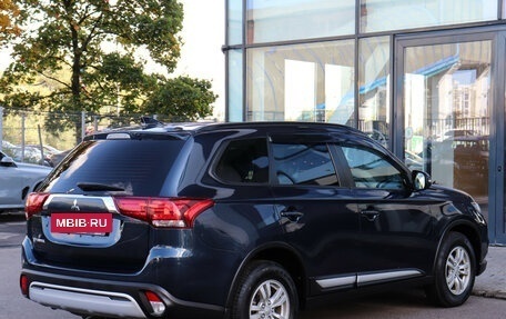 Mitsubishi Outlander III рестайлинг 3, 2022 год, 2 599 000 рублей, 4 фотография