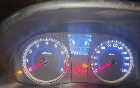 Hyundai Solaris II рестайлинг, 2012 год, 450 000 рублей, 3 фотография