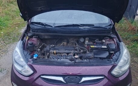 Hyundai Solaris II рестайлинг, 2012 год, 450 000 рублей, 9 фотография