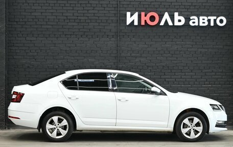 Skoda Octavia, 2018 год, 1 700 000 рублей, 9 фотография