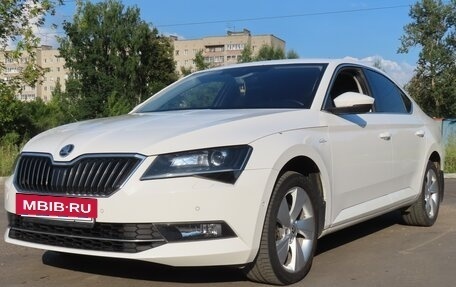 Skoda Superb III рестайлинг, 2016 год, 1 600 000 рублей, 3 фотография