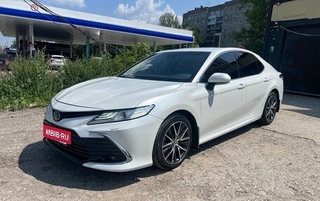 Toyota Camry, 2021 год, 3 500 000 рублей, 2 фотография