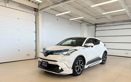Toyota C-HR I рестайлинг, 2017 год, 1 999 900 рублей, 2 фотография