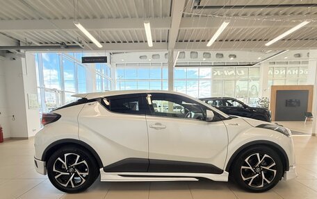 Toyota C-HR I рестайлинг, 2017 год, 1 999 900 рублей, 7 фотография