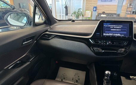Toyota C-HR I рестайлинг, 2017 год, 1 999 900 рублей, 14 фотография