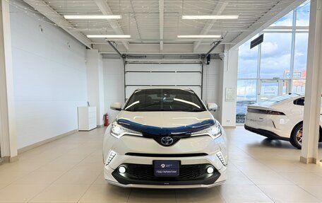 Toyota C-HR I рестайлинг, 2017 год, 1 999 900 рублей, 9 фотография
