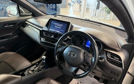 Toyota C-HR I рестайлинг, 2017 год, 1 999 900 рублей, 11 фотография