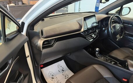 Toyota C-HR I рестайлинг, 2017 год, 1 999 900 рублей, 12 фотография