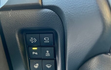 Toyota Land Cruiser Prado 150 рестайлинг 2, 2019 год, 4 450 000 рублей, 13 фотография