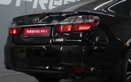 Toyota Camry, 2017 год, 2 450 000 рублей, 10 фотография