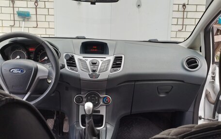 Ford Fiesta, 2010 год, 700 000 рублей, 10 фотография