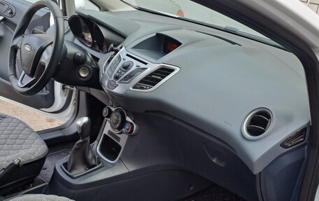 Ford Fiesta, 2010 год, 700 000 рублей, 9 фотография