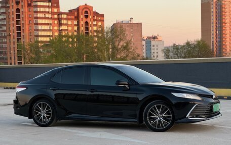 Toyota Camry, 2021 год, 3 290 000 рублей, 1 фотография