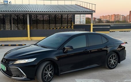 Toyota Camry, 2021 год, 3 290 000 рублей, 3 фотография