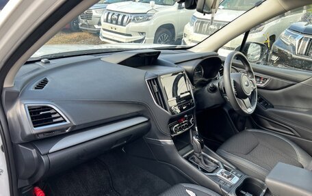 Subaru Forester, 2018 год, 2 300 000 рублей, 5 фотография