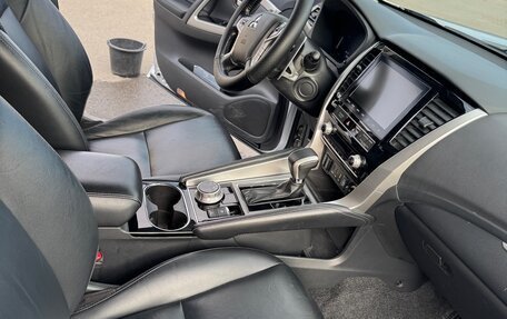Mitsubishi Pajero Sport III рестайлинг, 2022 год, 4 100 000 рублей, 4 фотография