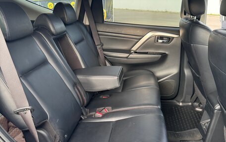 Mitsubishi Pajero Sport III рестайлинг, 2022 год, 4 100 000 рублей, 7 фотография