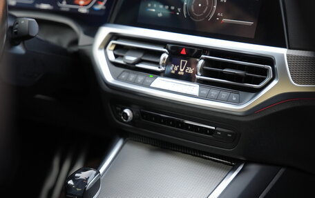 BMW 3 серия, 2019 год, 2 900 000 рублей, 18 фотография