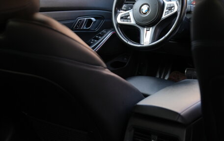BMW 3 серия, 2019 год, 2 900 000 рублей, 19 фотография