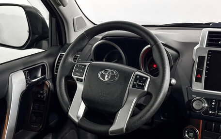 Toyota Land Cruiser Prado 150 рестайлинг 2, 2015 год, 3 450 000 рублей, 16 фотография