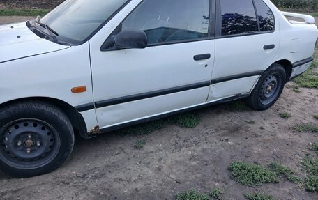 Nissan Primera II рестайлинг, 1993 год, 210 000 рублей, 4 фотография
