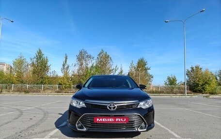 Toyota Camry, 2016 год, 2 400 000 рублей, 2 фотография