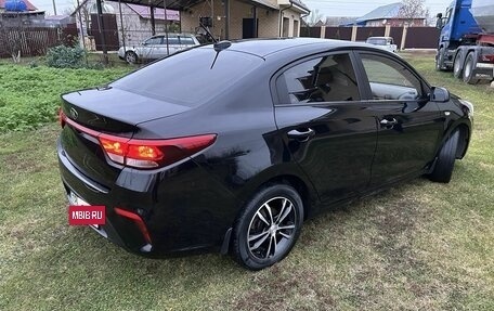 KIA Rio IV, 2018 год, 1 350 000 рублей, 2 фотография