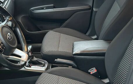 KIA Rio IV, 2018 год, 1 350 000 рублей, 8 фотография