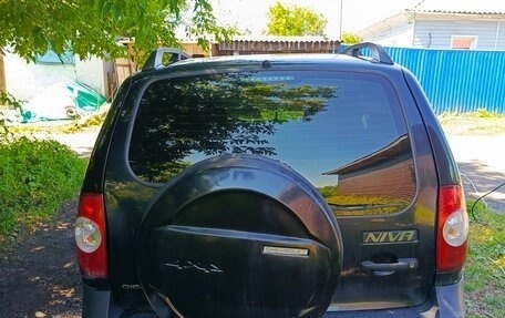 Chevrolet Niva I рестайлинг, 2017 год, 800 000 рублей, 3 фотография