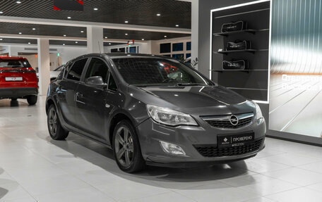 Opel Astra J, 2011 год, 545 000 рублей, 2 фотография