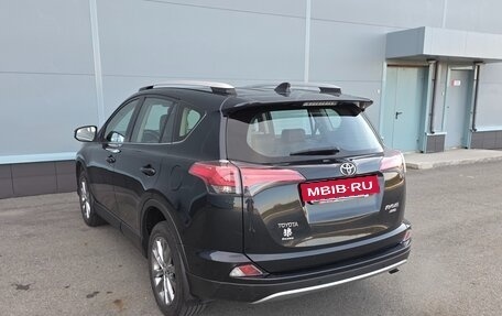 Toyota RAV4, 2017 год, 2 780 000 рублей, 5 фотография
