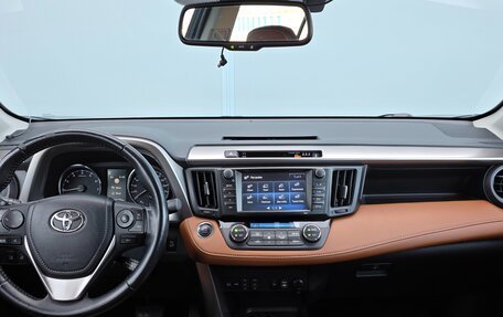 Toyota RAV4, 2017 год, 2 780 000 рублей, 10 фотография