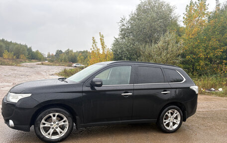 Mitsubishi Outlander III рестайлинг 3, 2013 год, 1 950 000 рублей, 3 фотография