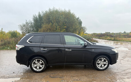 Mitsubishi Outlander III рестайлинг 3, 2013 год, 1 950 000 рублей, 8 фотография